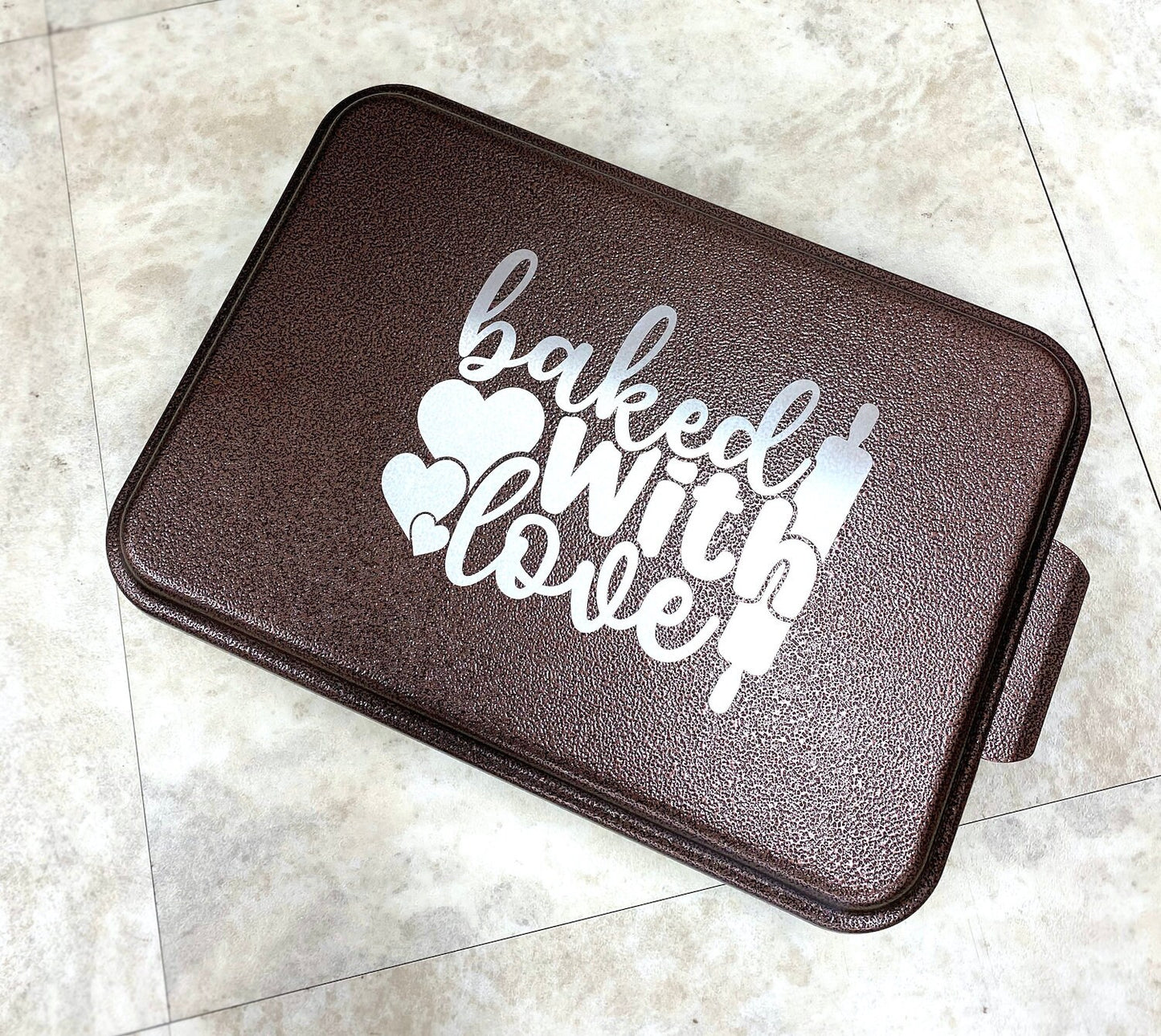 Custom Cake Pan with Lid Laser Engraved Personalized Kitchen Gift for Grandmother Mother Sister Daughter Son